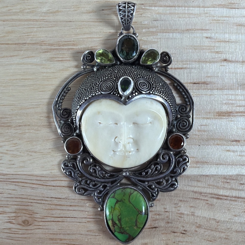 Vintage 925 Sterling Silver Balinese Goddess Moon Face Garnet Carved Pendant